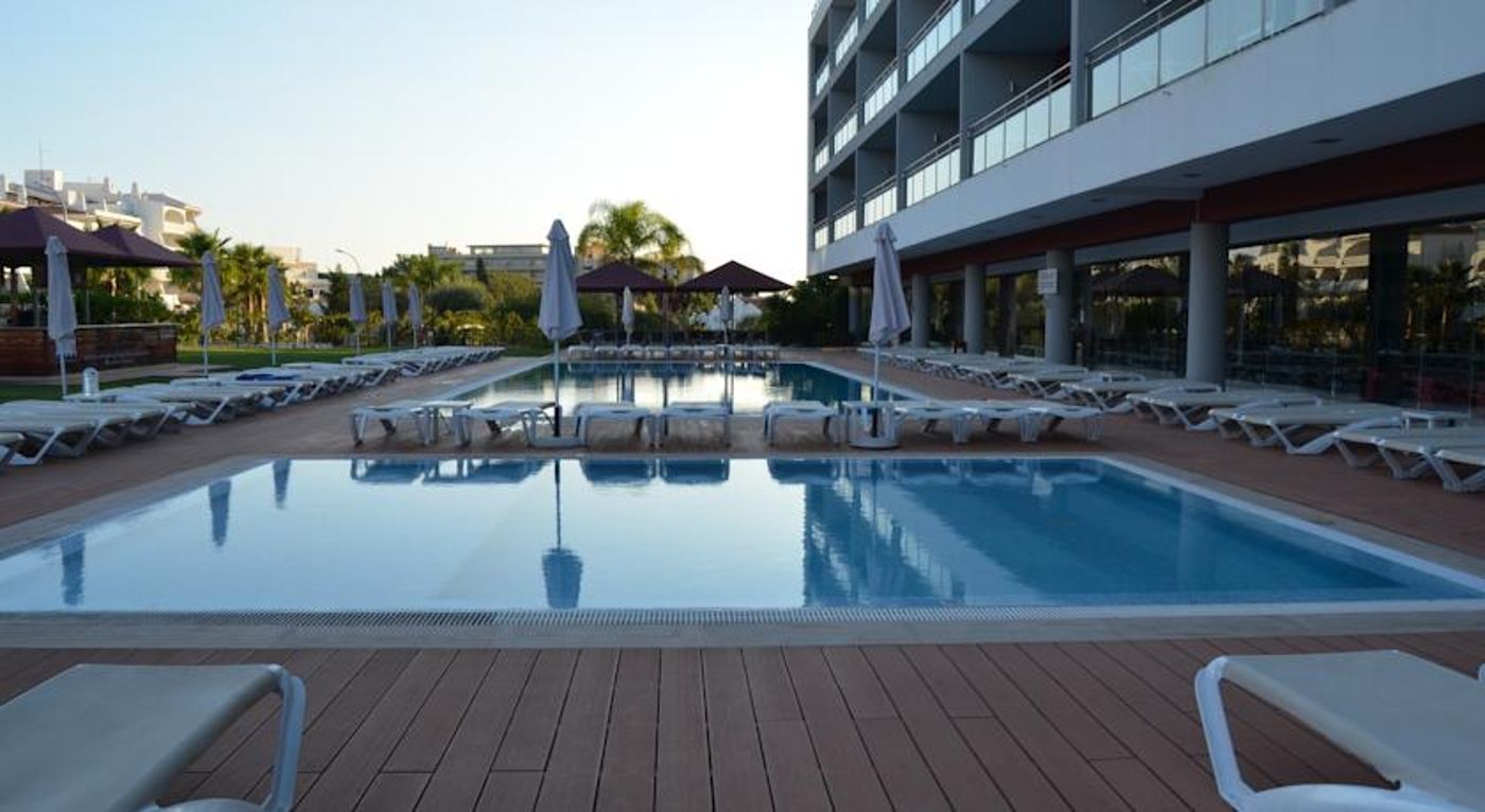 Areias Village Hotel and Apartments