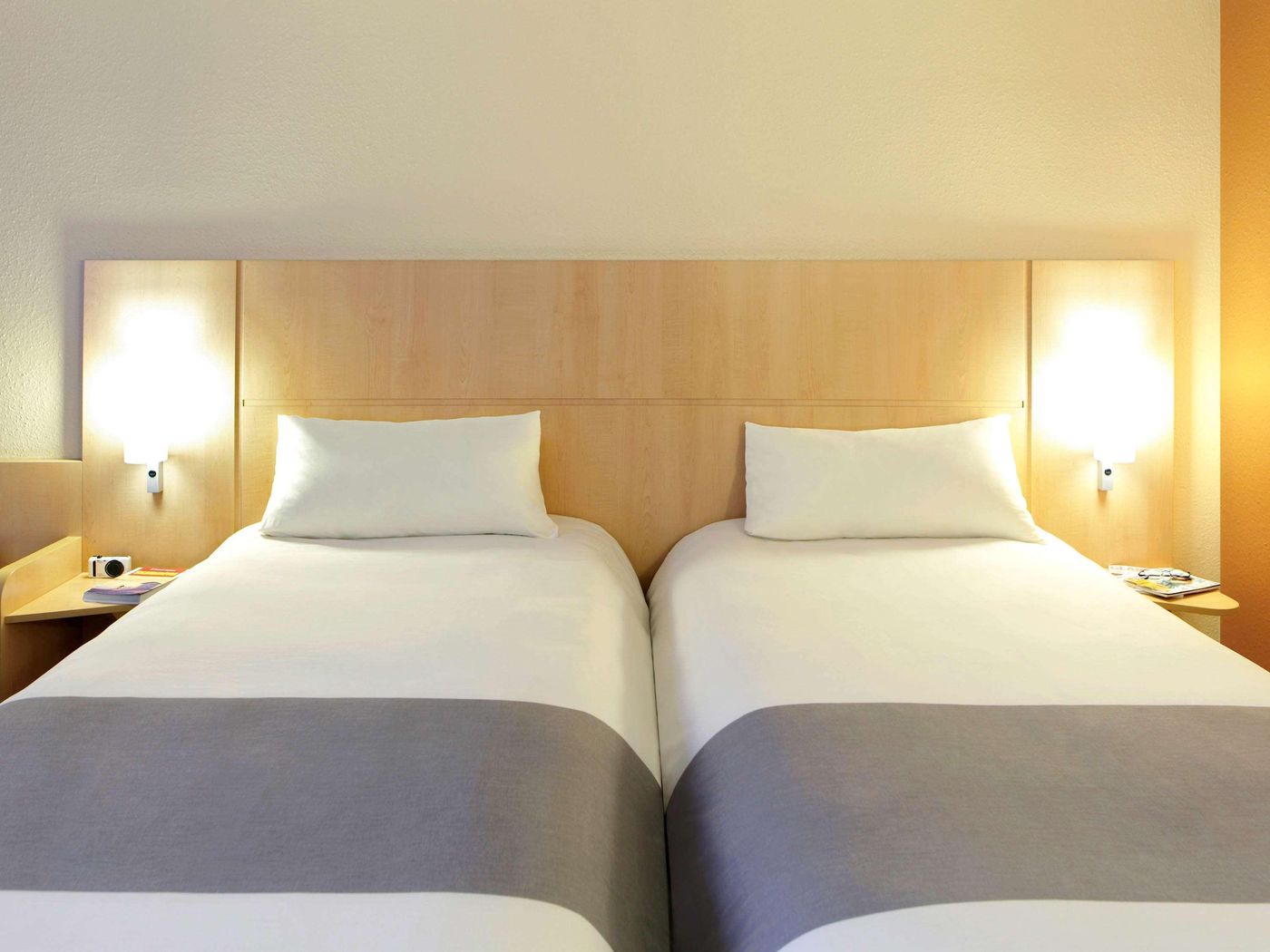 Ibis-Hotel-Heroes-Square-Room-46