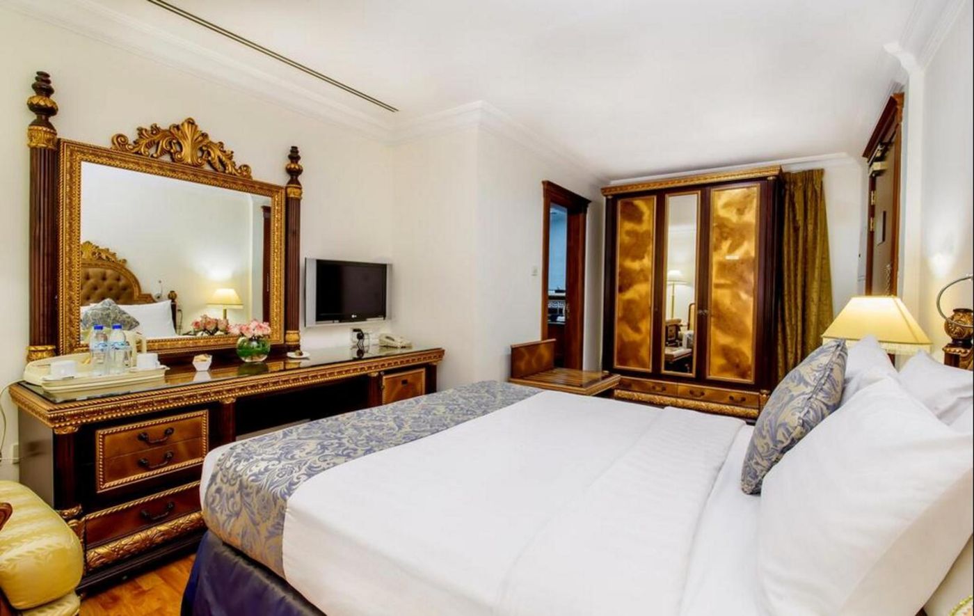 Grand-Excelsior-Bur-Dubai-Room-14