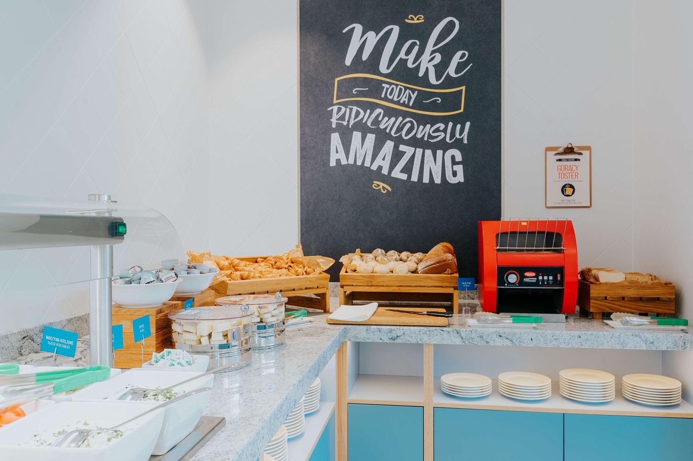 Hampton-By-Hilton-Warsaw-Reduta-Restaurant-52