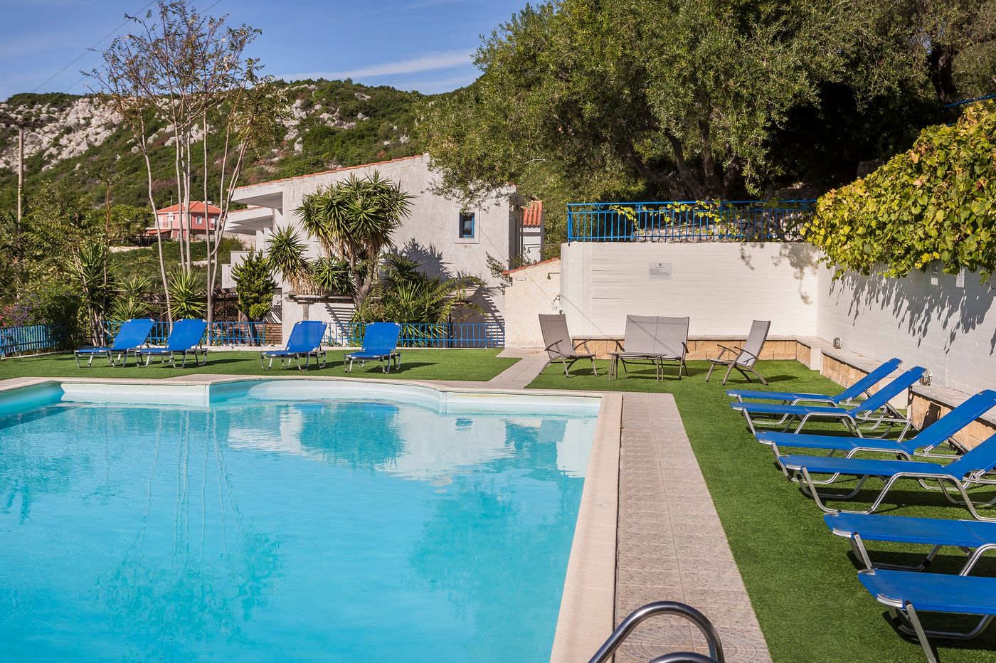 Metaxatos-Apartments-Pool-11