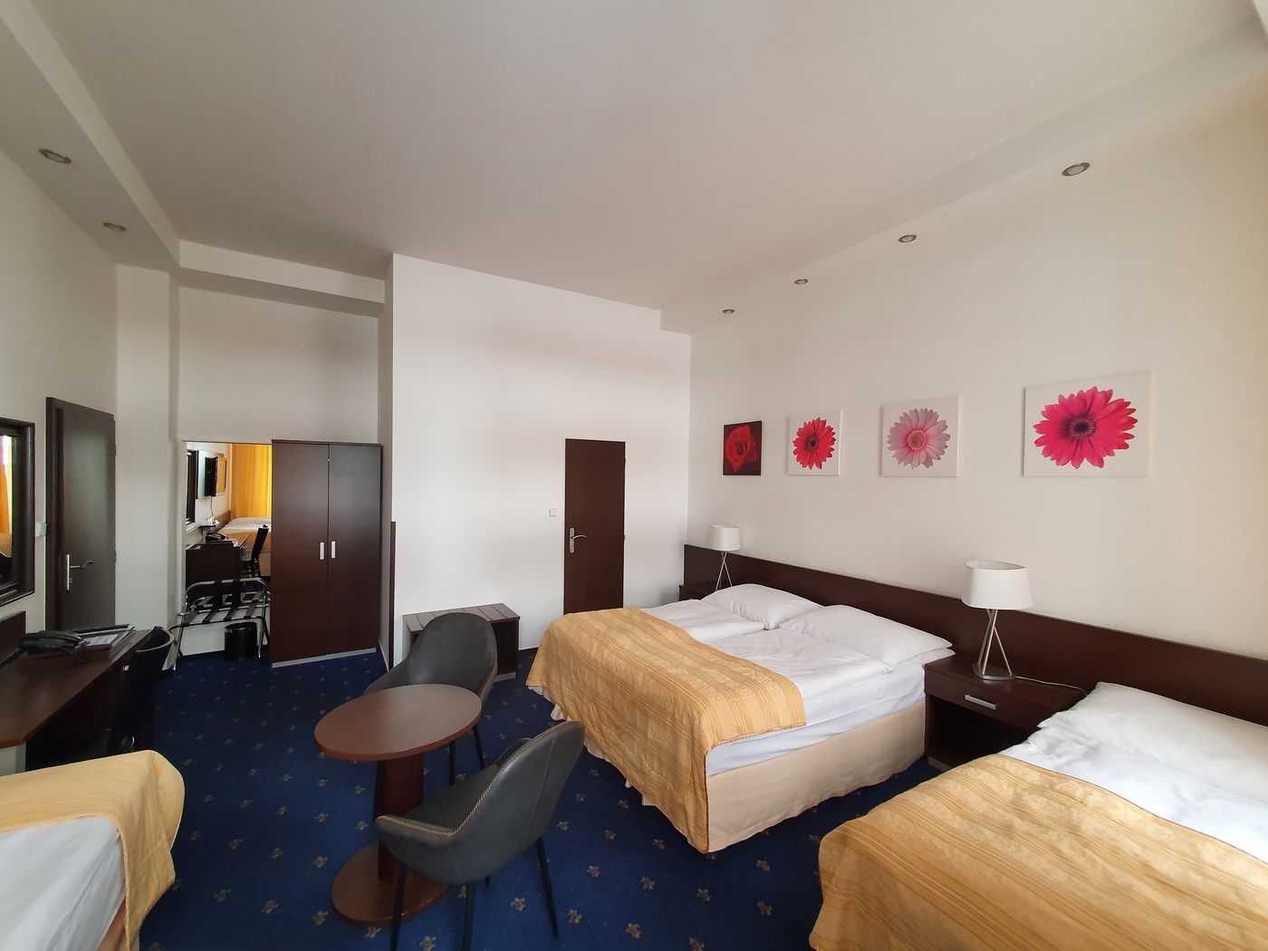 Royal Plaza-Czech Republic-PRAGUE -Room-9