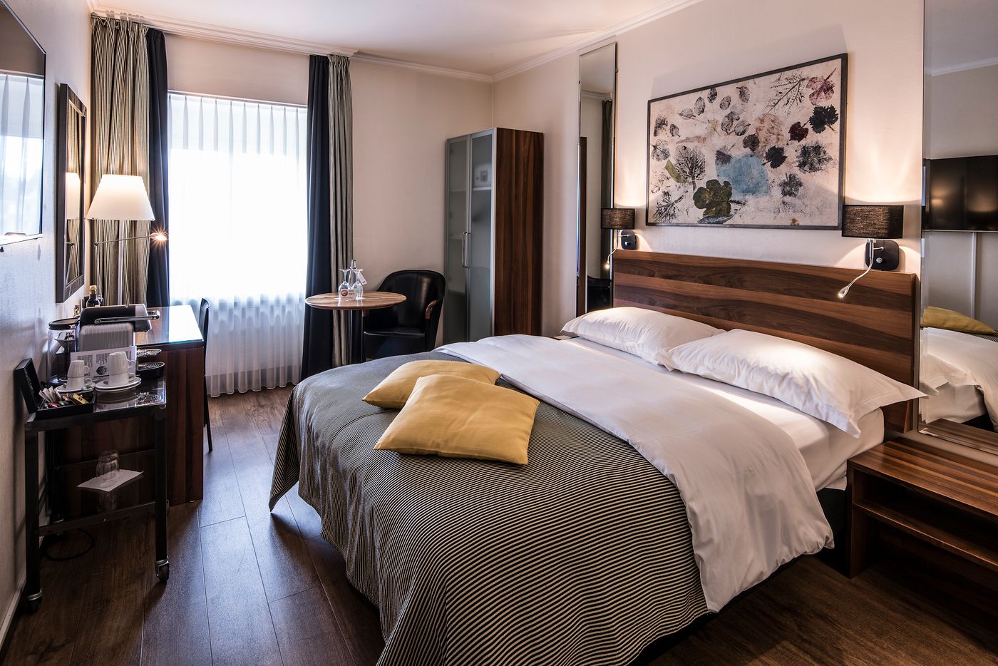 Central Plaza Hotel-Switzerland-ZURICH-Room-10
