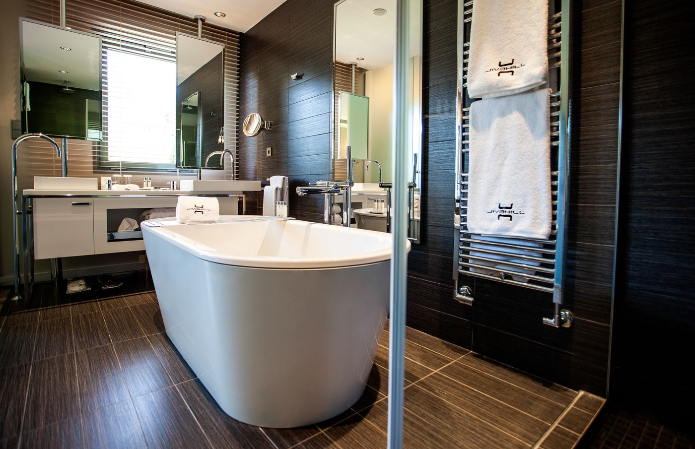 Jiva Hill Resort-France-CROZET-Room-9