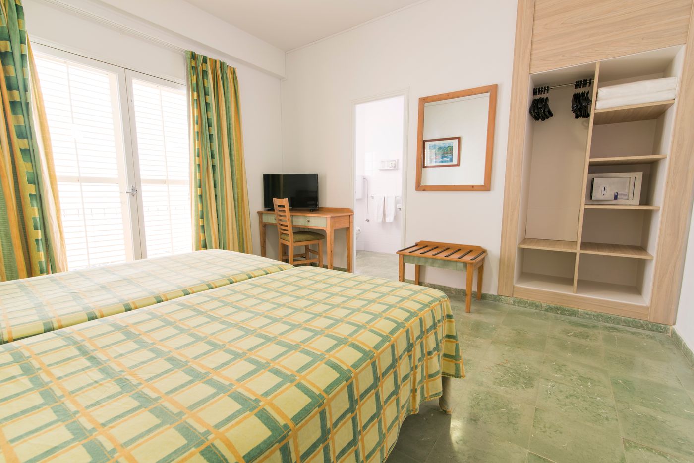 AzuLine-Hotel-S-Anfora---Fleming---Adults-Only-Room-15