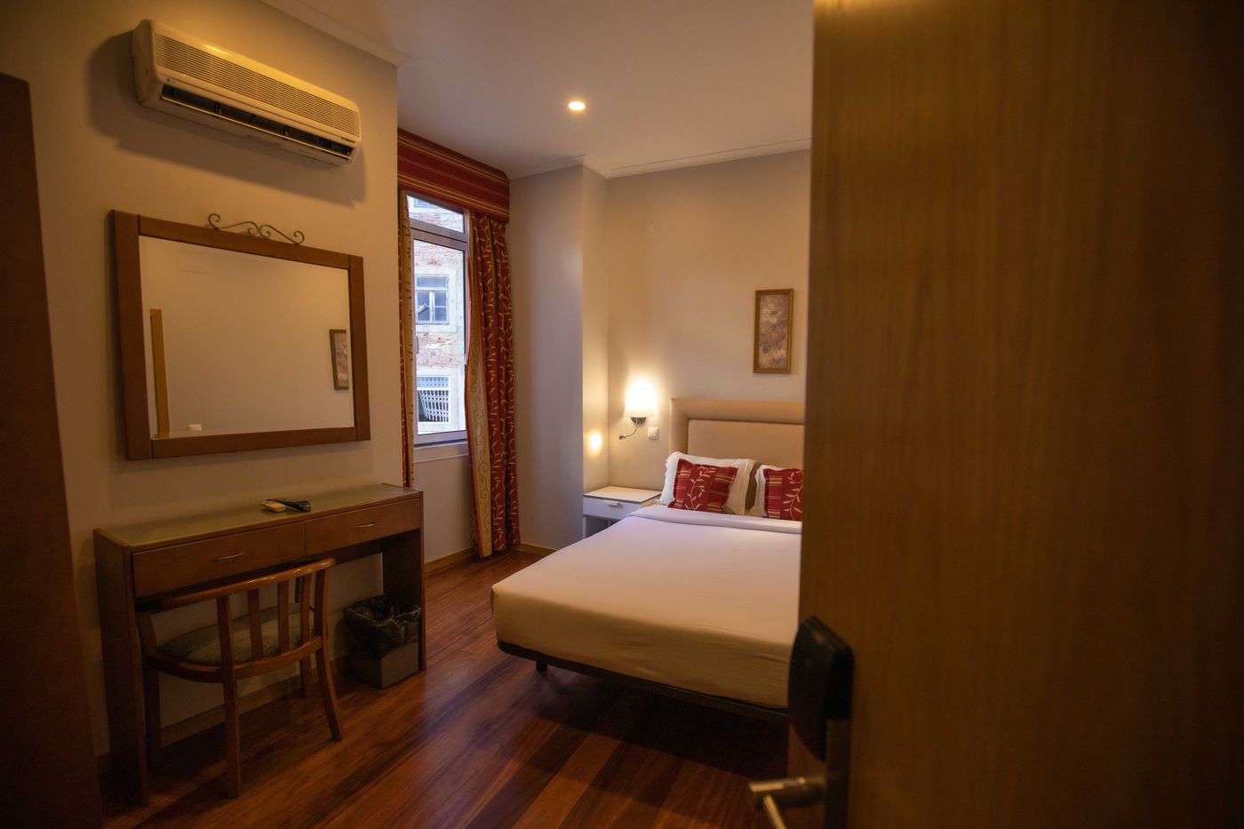 Residencial-Alcobia-Room-22