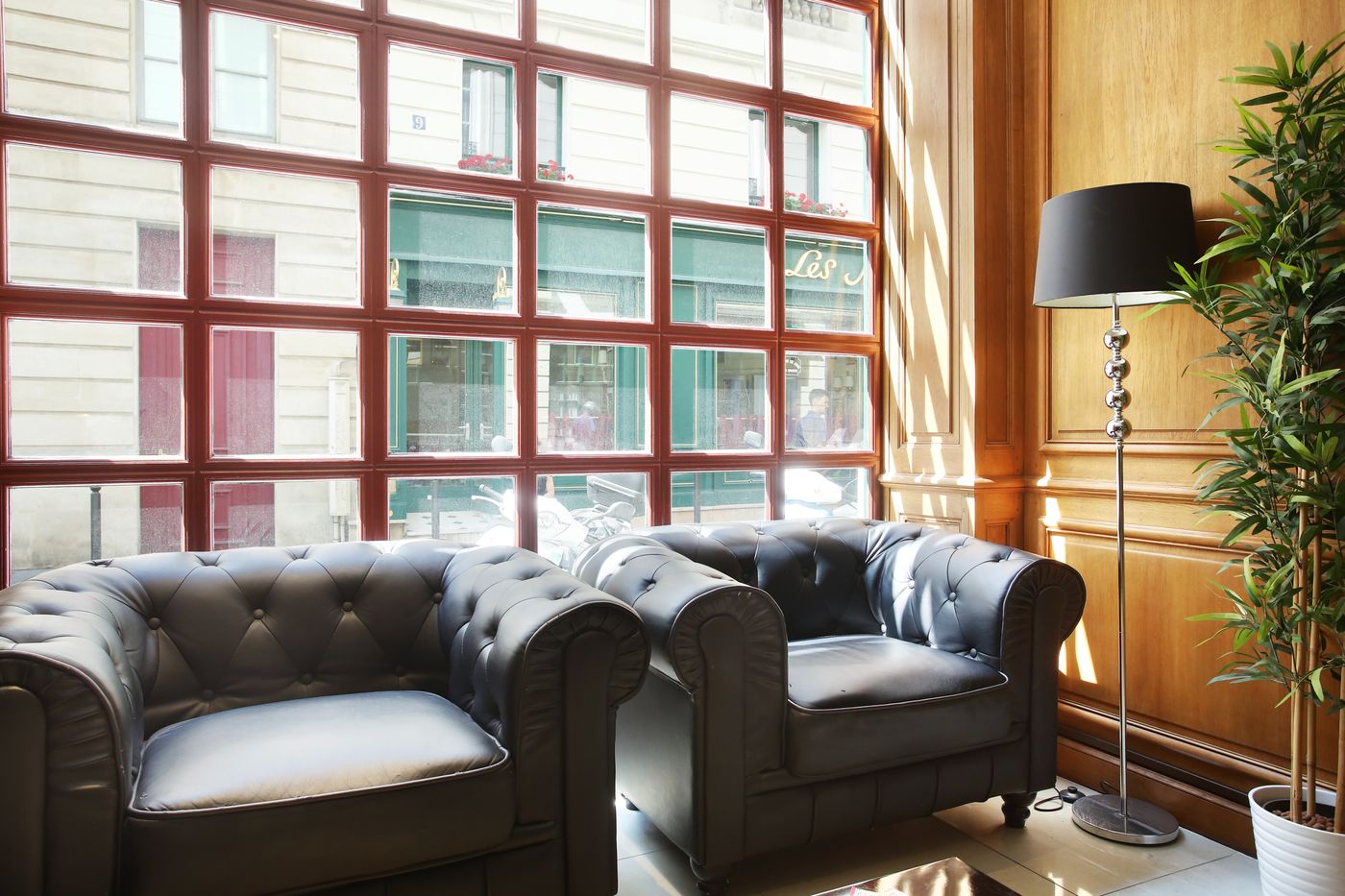 Lautrec-Opera-Lobby-7