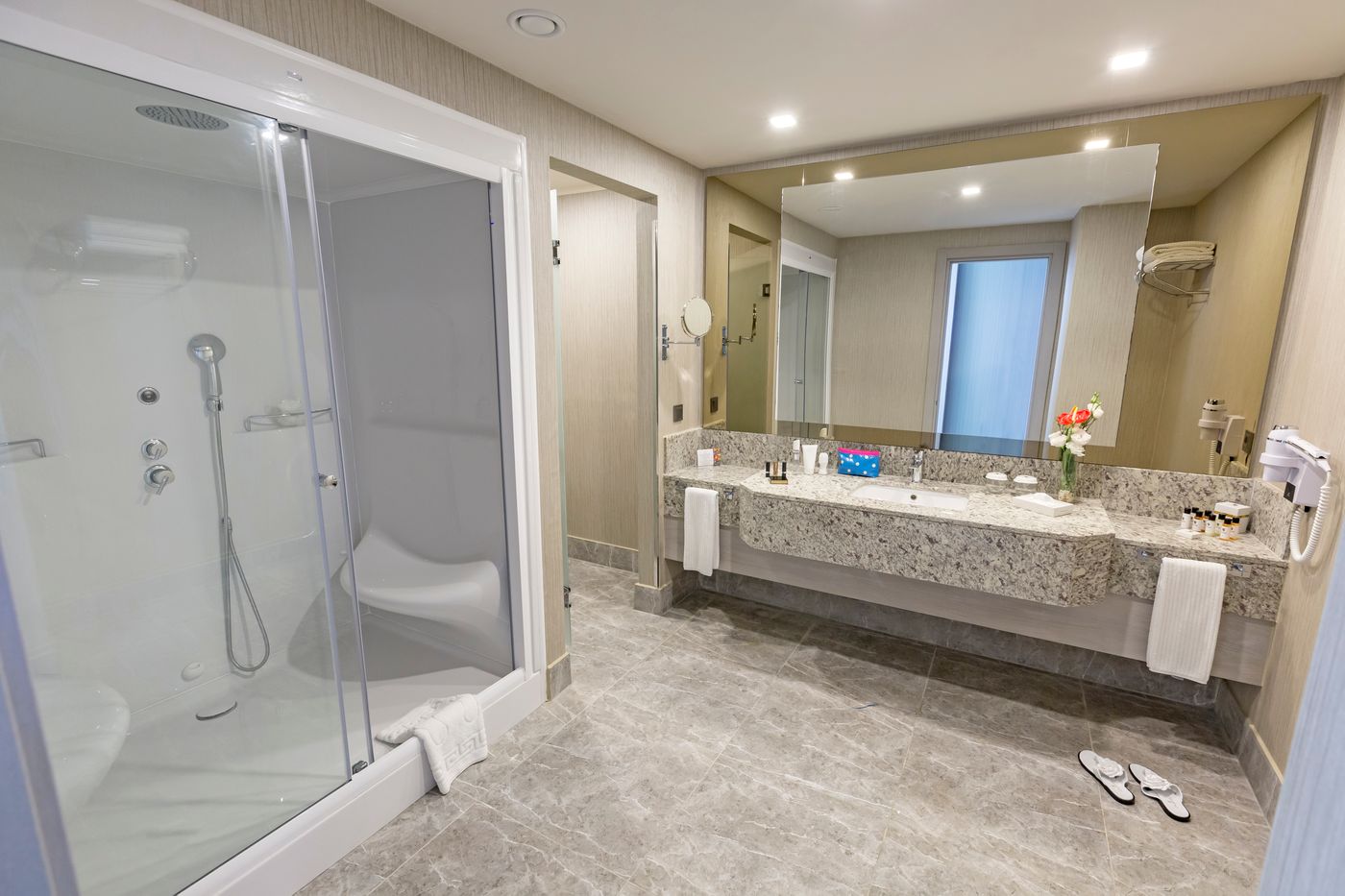 Royal-Seginus-Room-32