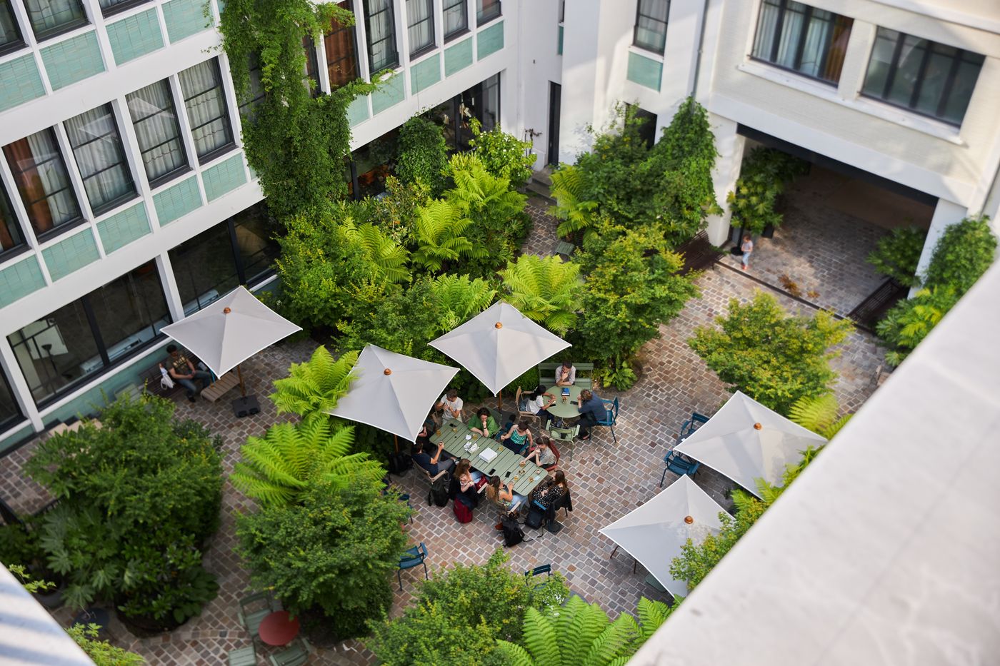 Le-Grand-Quartier-Terrace-24