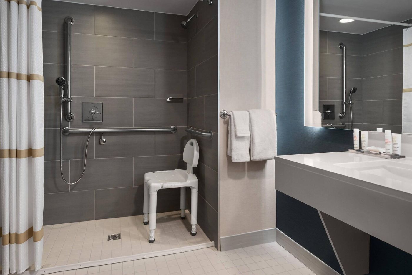 Boston-Marriott-Quincy-Room-19