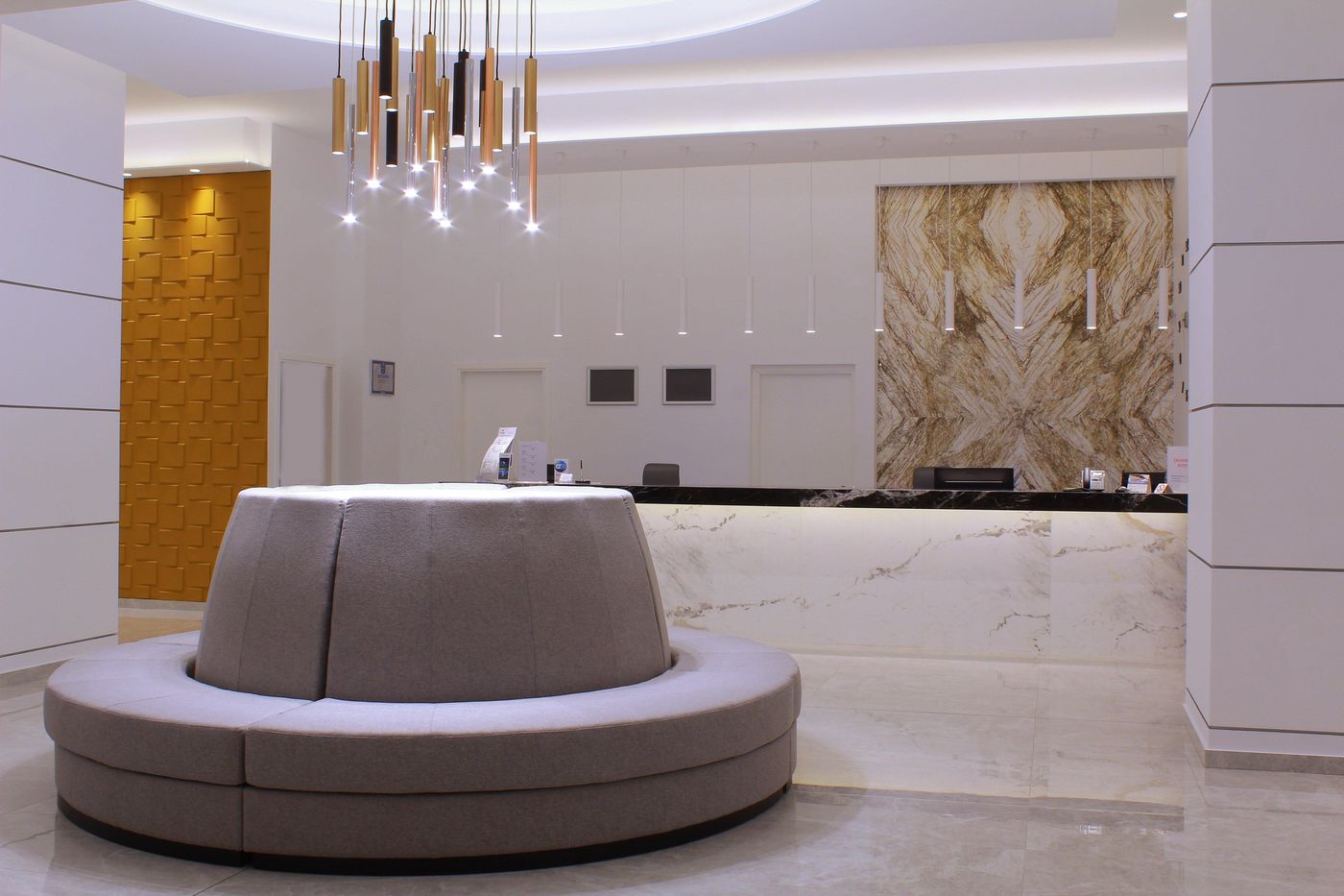 Kapetanios-Bay-Hotel-Lobby-25