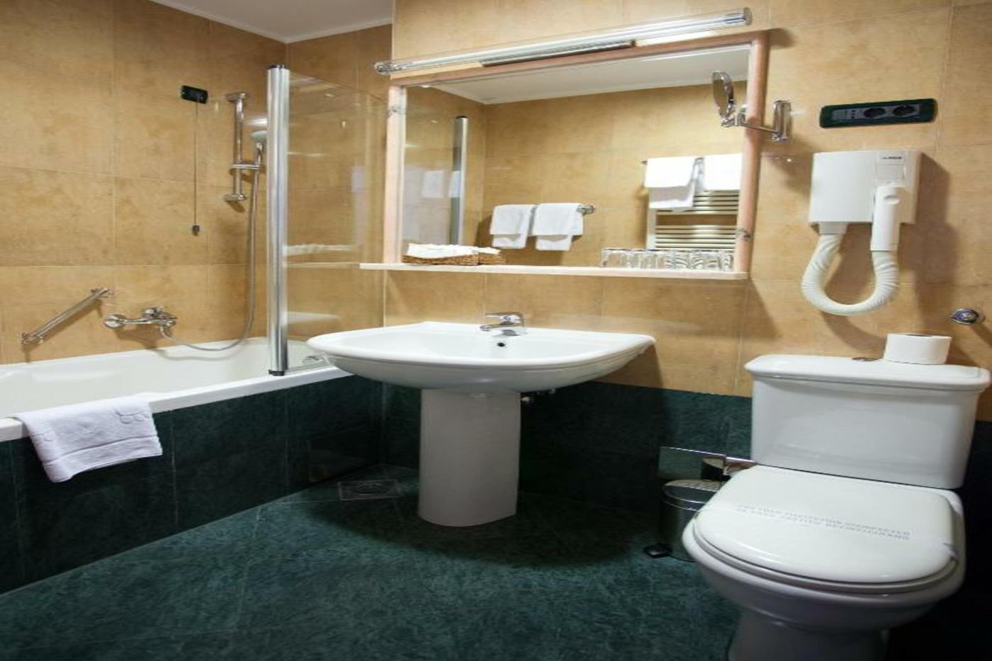 Globo-Hotel-Split-Room-17