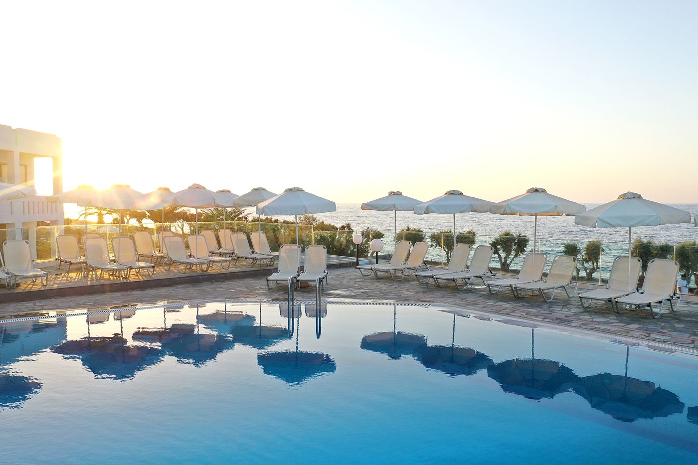 Maritimo-Beach-Hotel-Pool-7