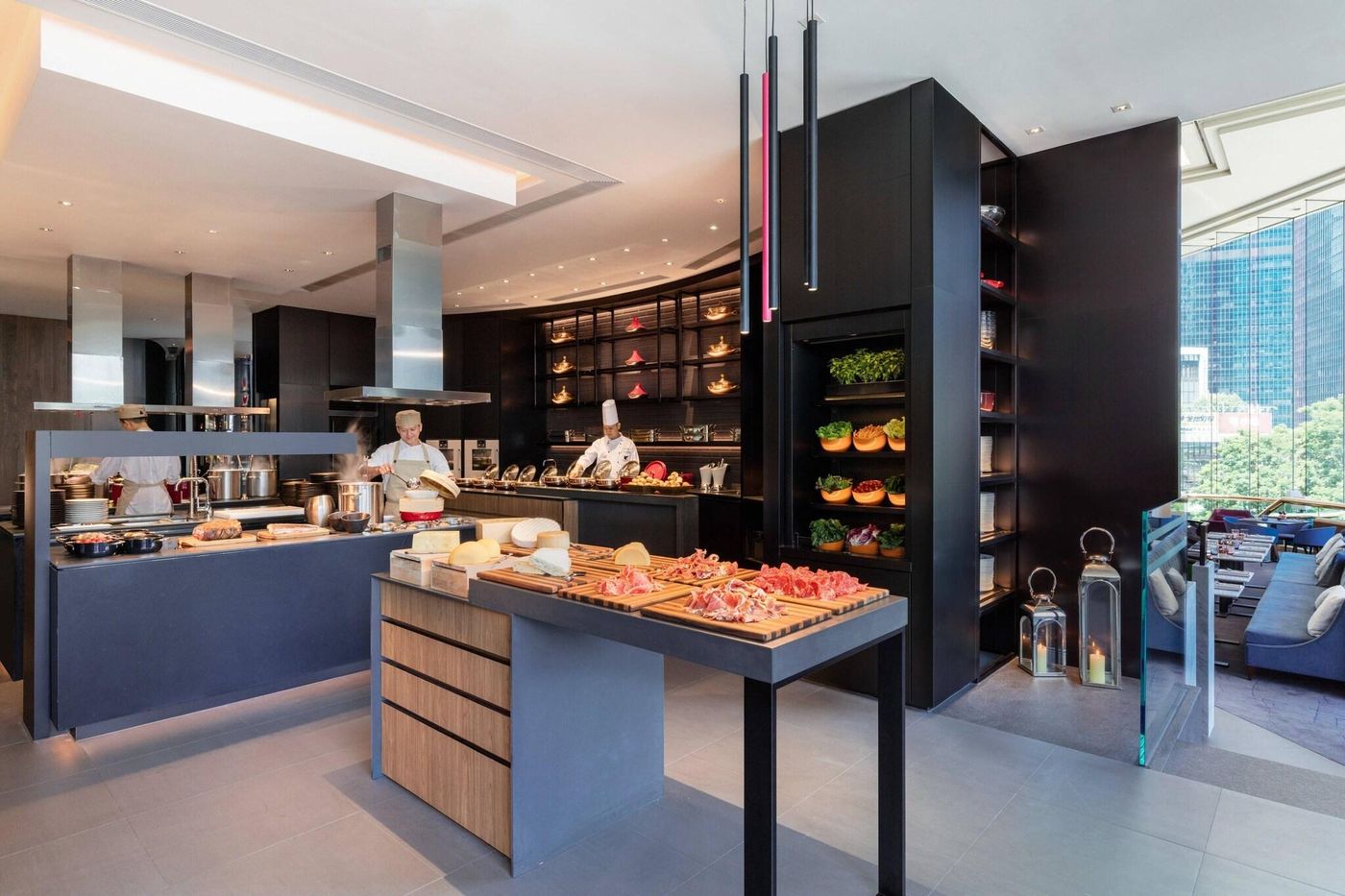 Jw-Marriott-Hotel-Hong-Kong-Lobby-40