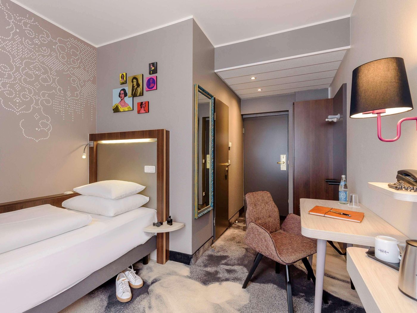 Mercure-Hotel-Muenchen-am-Olympiapark-Room-10