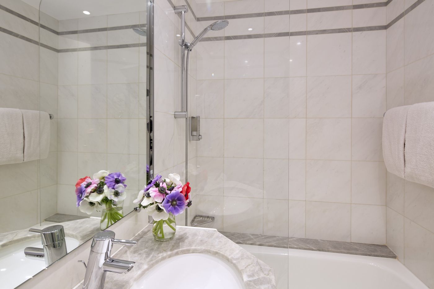 Saint-Germain---Paris-Room-46