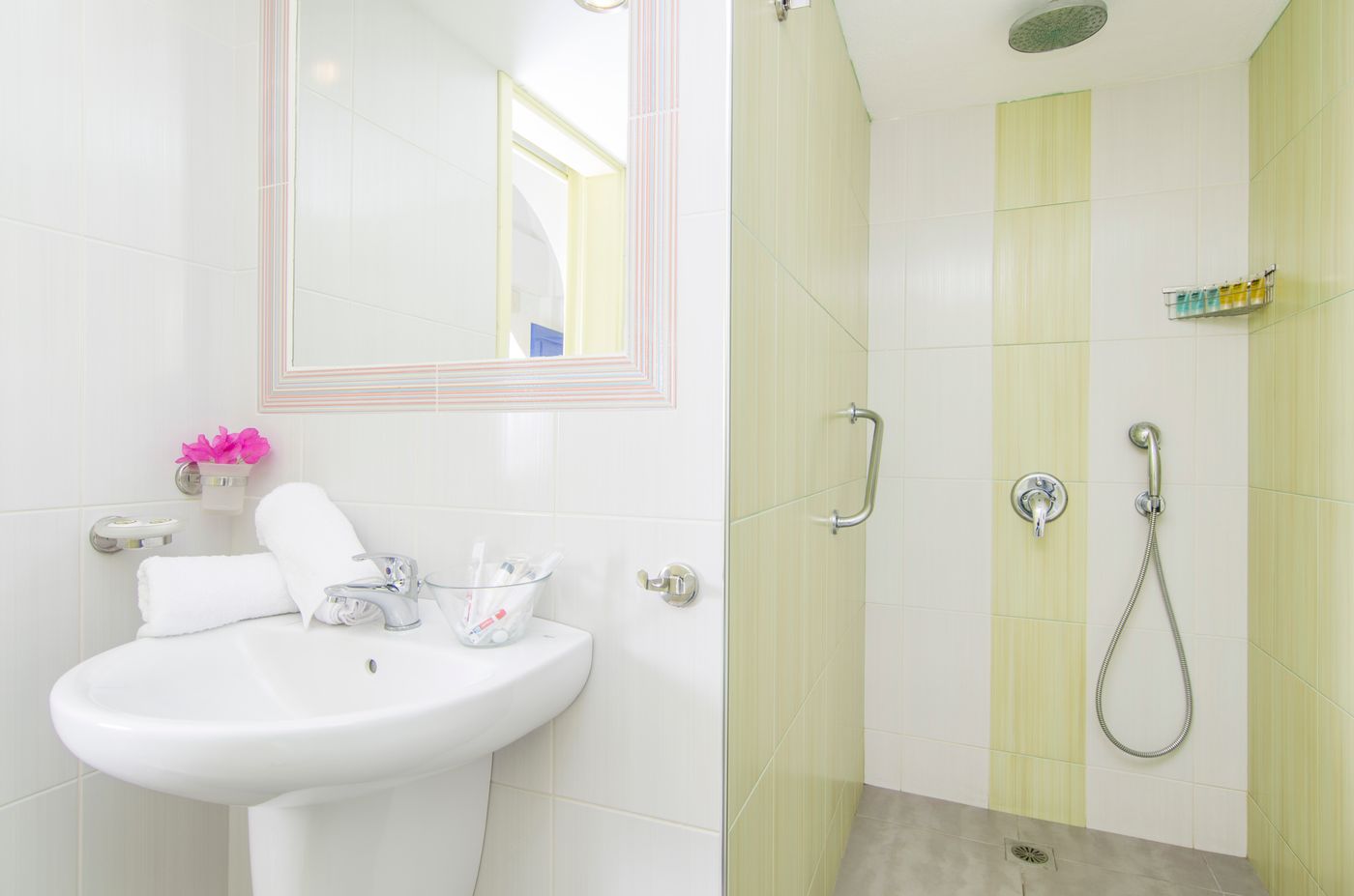 Paradise-Resort-Room-31