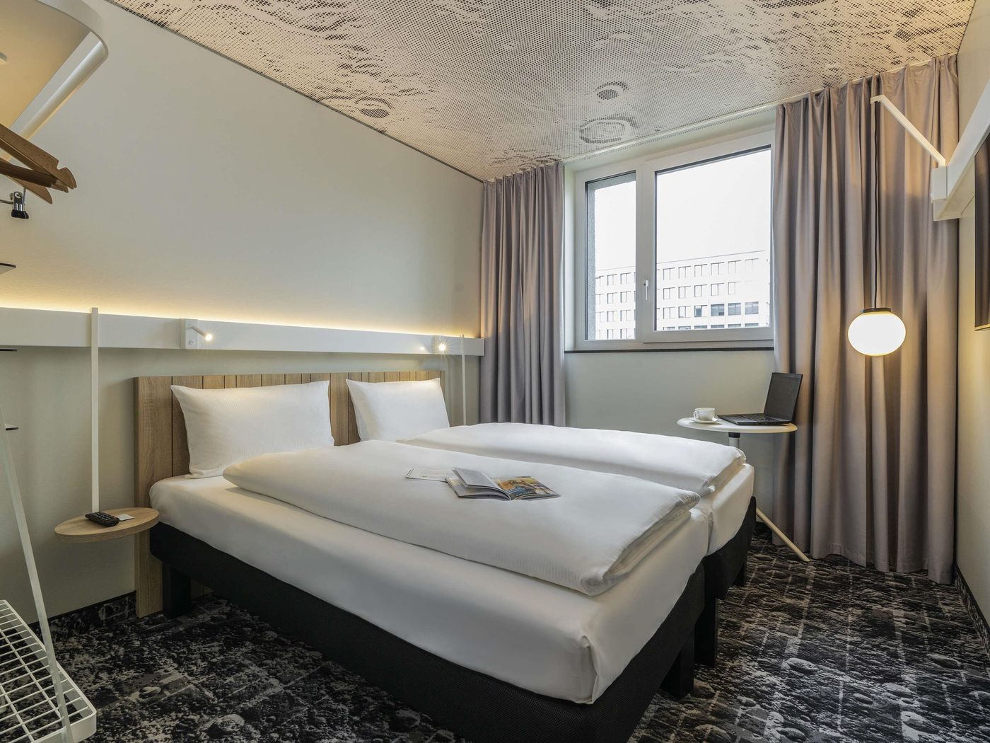 ibis-Luxembourg-Aeroport-Room-8