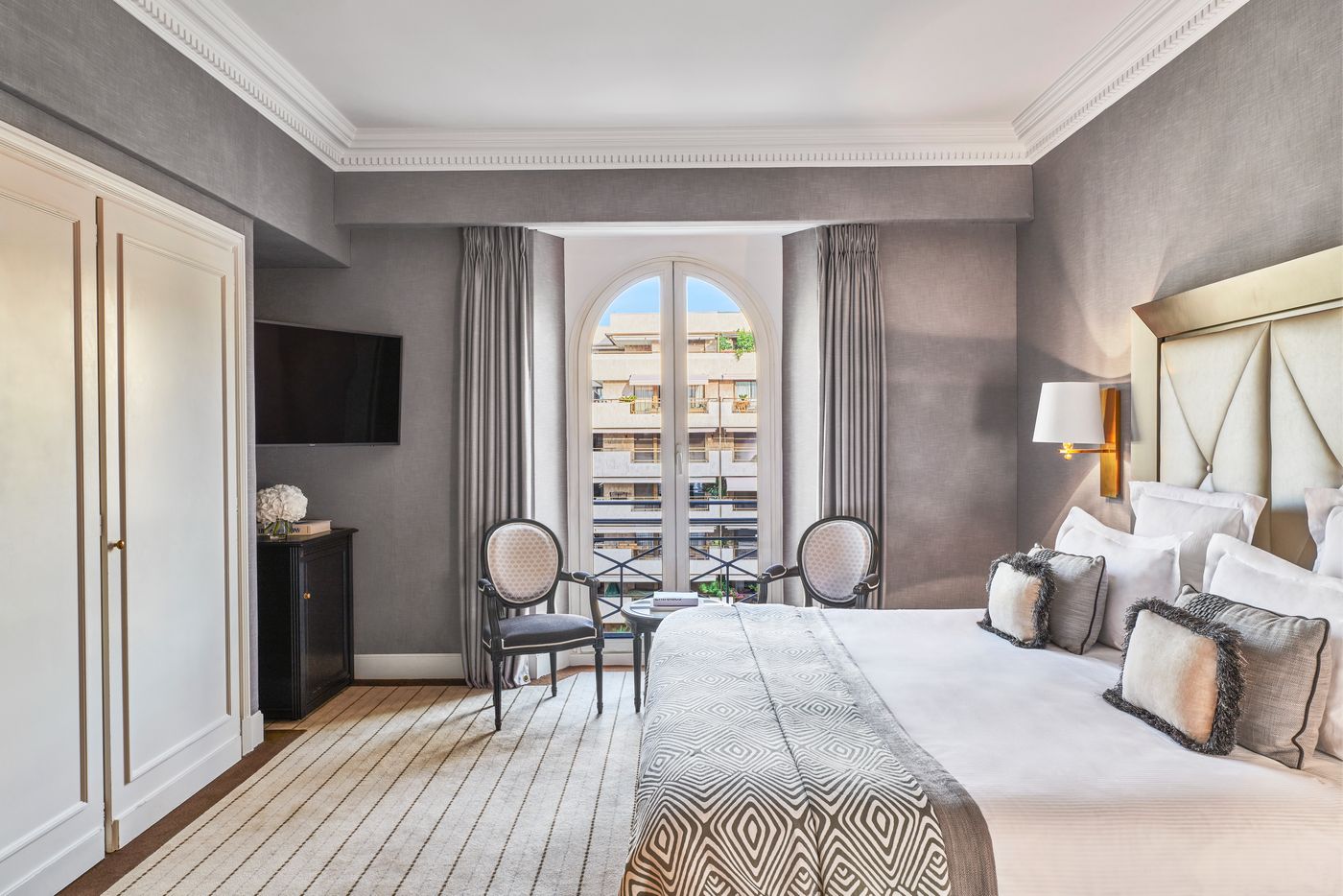 H----tel-Barri----re-Le-Majestic-Cannes-Room-32