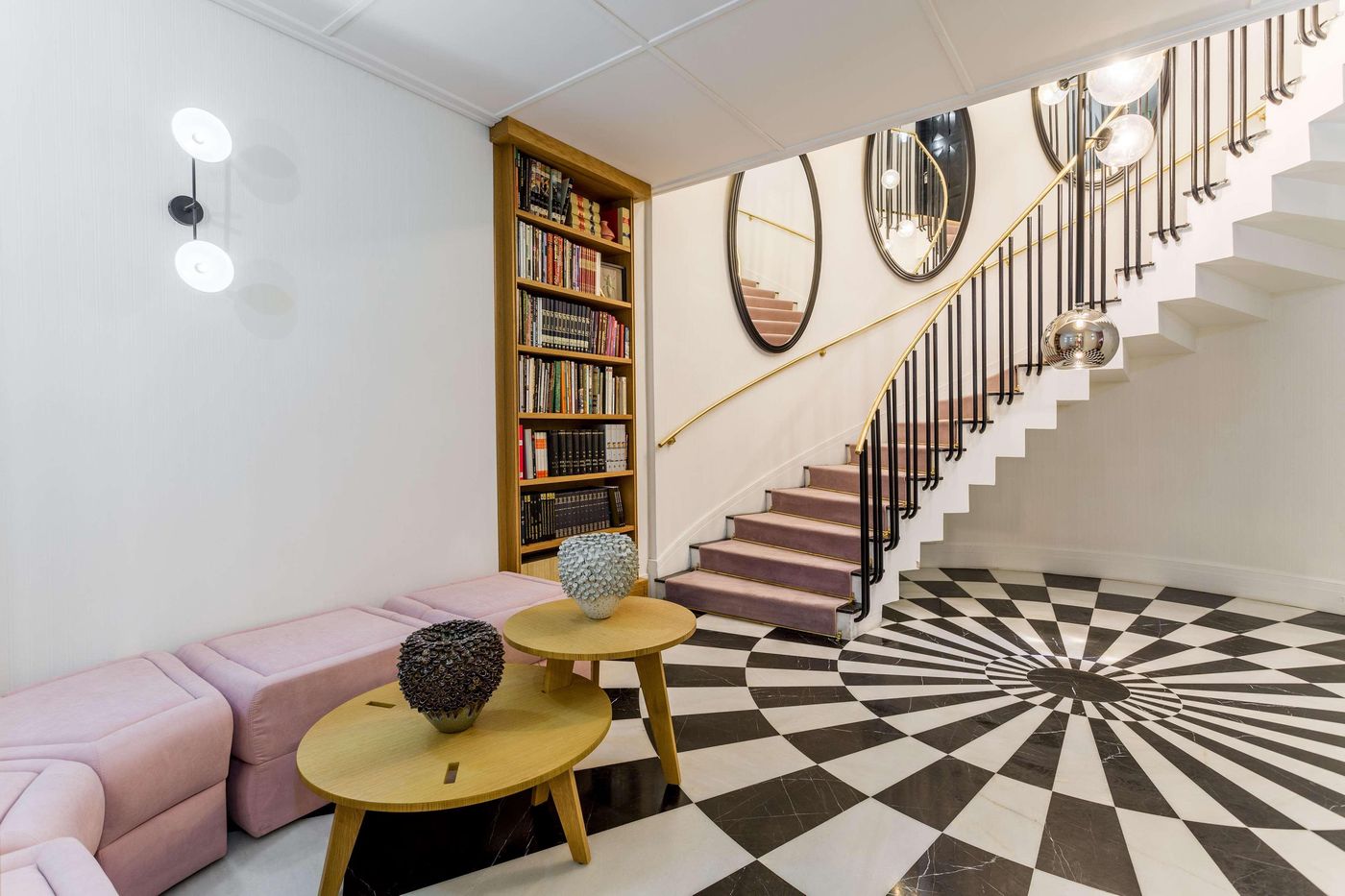 Room-Mate-Emir-Room-24