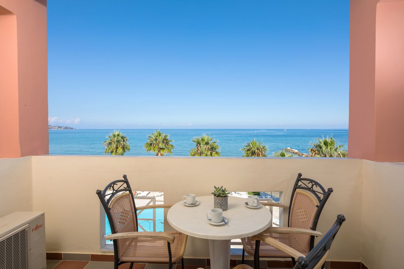 Xenos-Kamara-Beach-Room-45