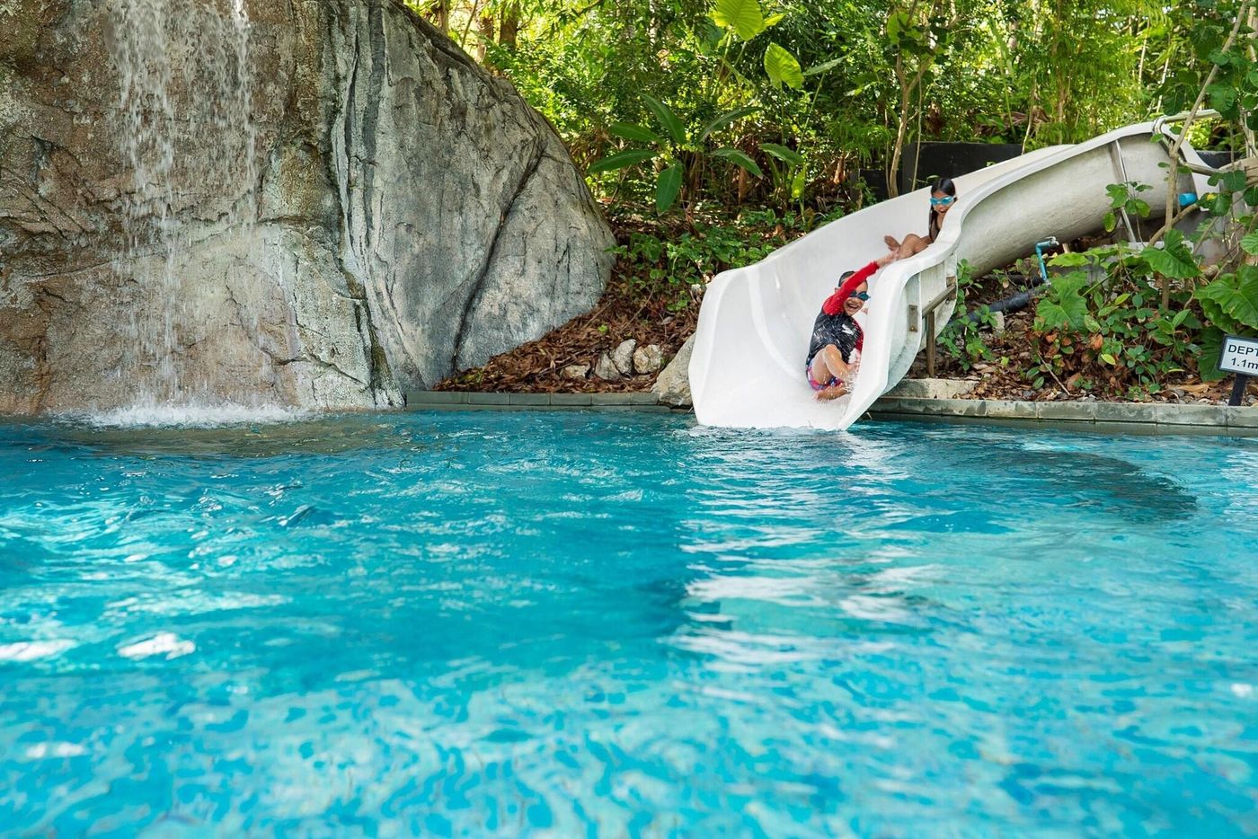 Renaissance-Phuket-Resort---Spa-Pool-23