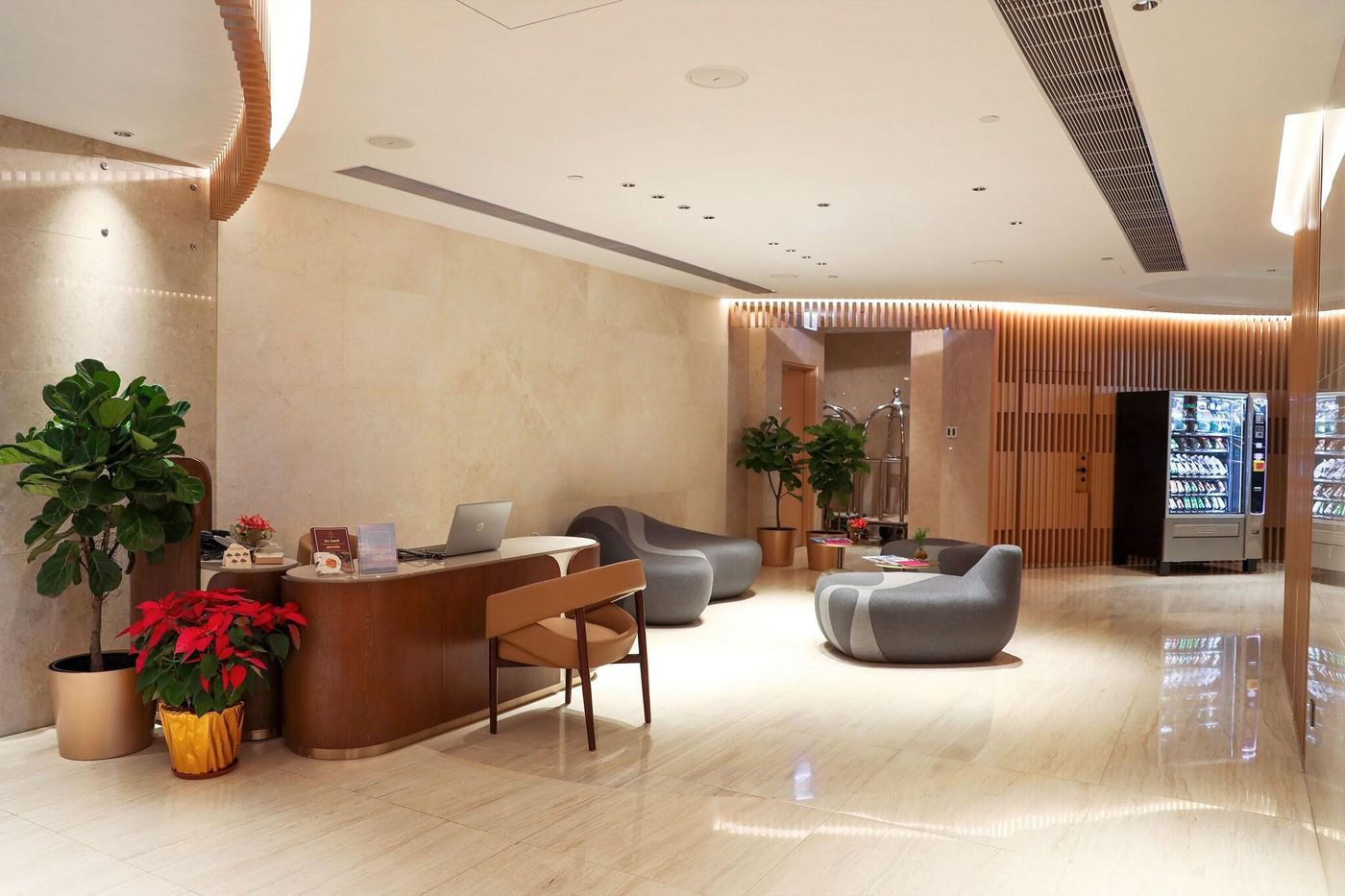 One-Eight-One-Hotel-Serviced-Residences-Lobby-2