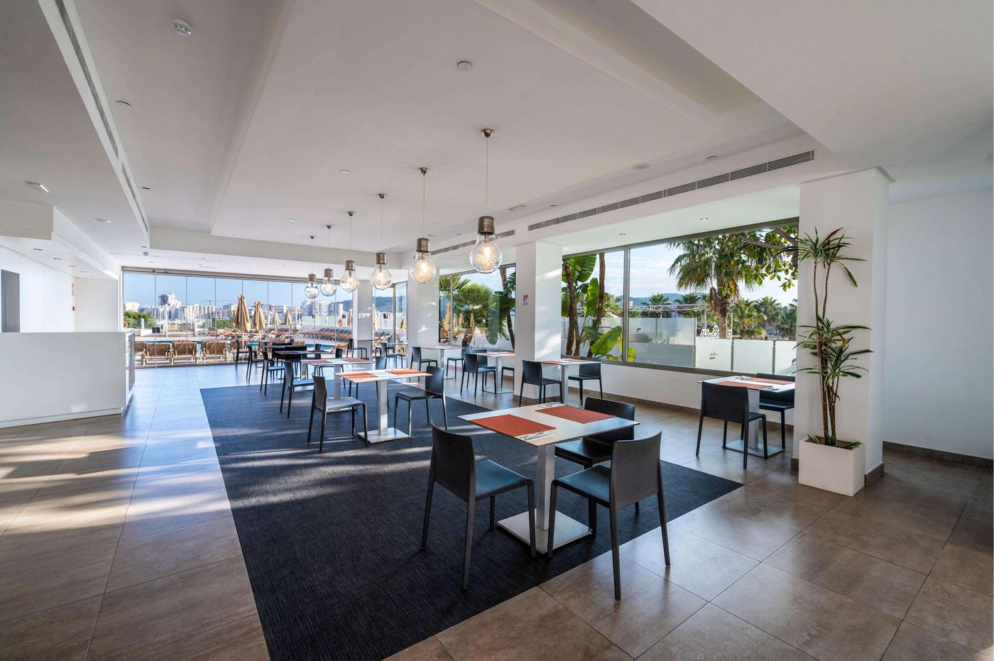 THB-Ocean-Beach-Restaurant-47