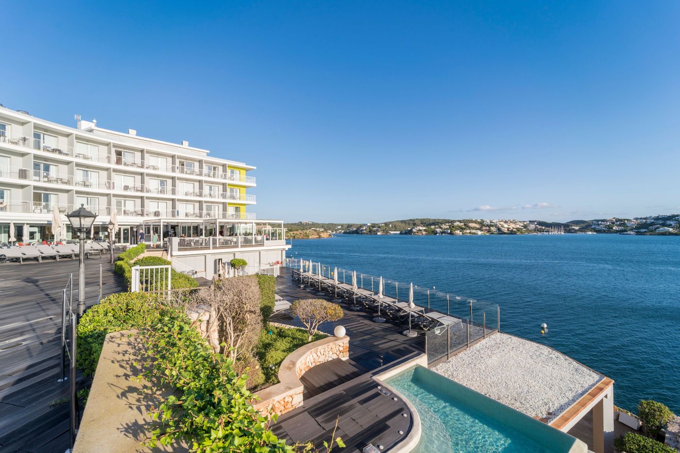 Artiem-Carlos-III-General-view-1