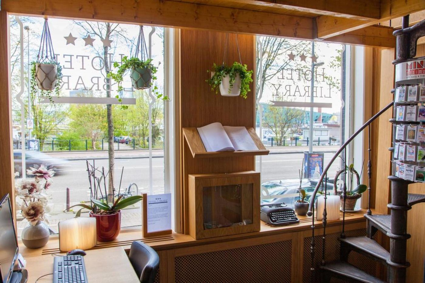 Hotel-Library-Amsterdam-Lobby-14