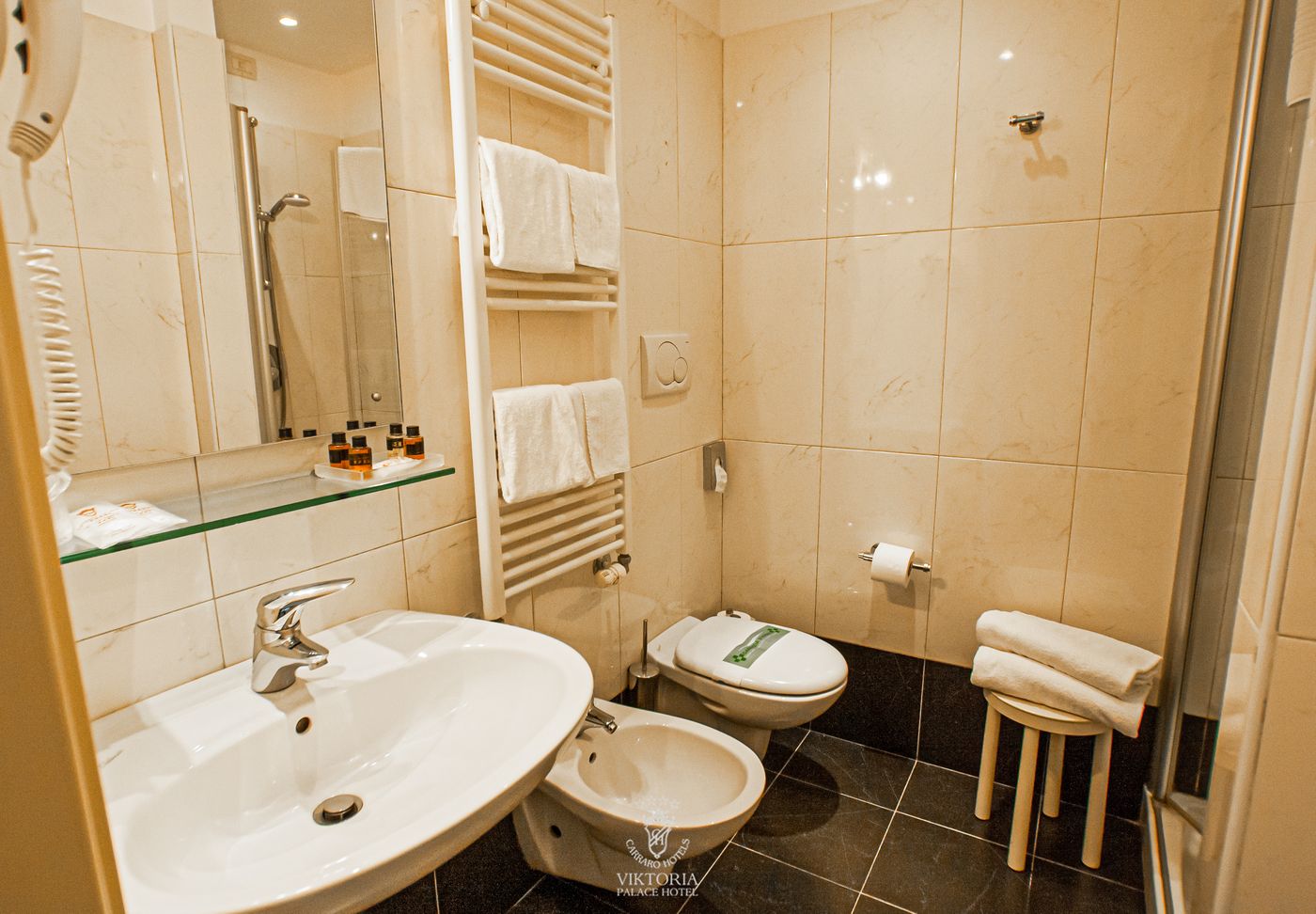 Viktoria-Palace-Room-23