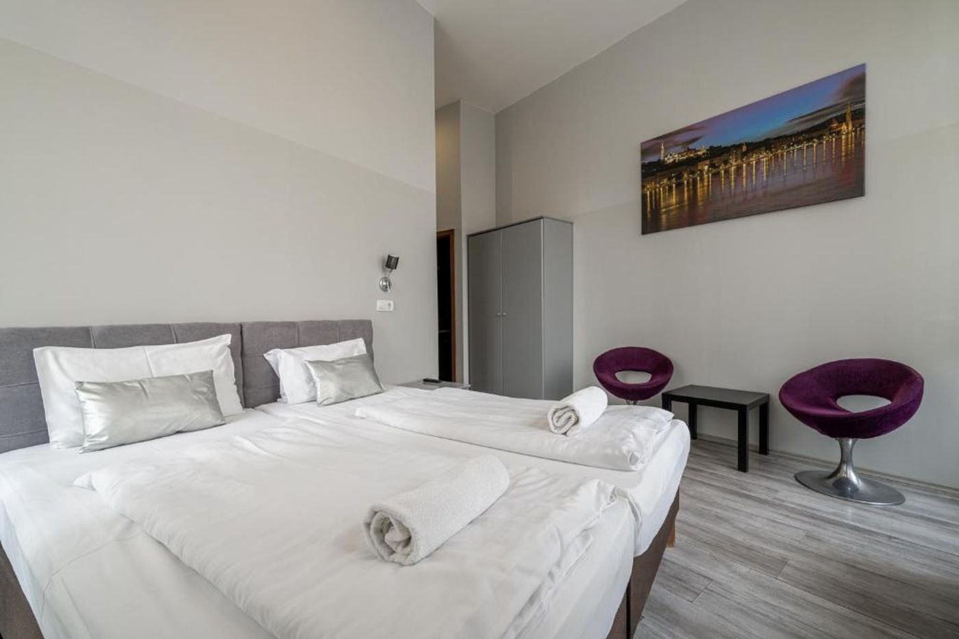 Full-Moon-Budapest-Room-39