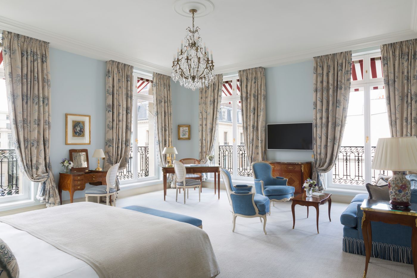 Le-Bristol-Paris-Room-23