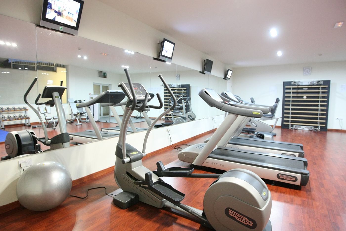 Tsokkos-Vrissiana-Beach-Hotel-Sports-and-Entertainment-38