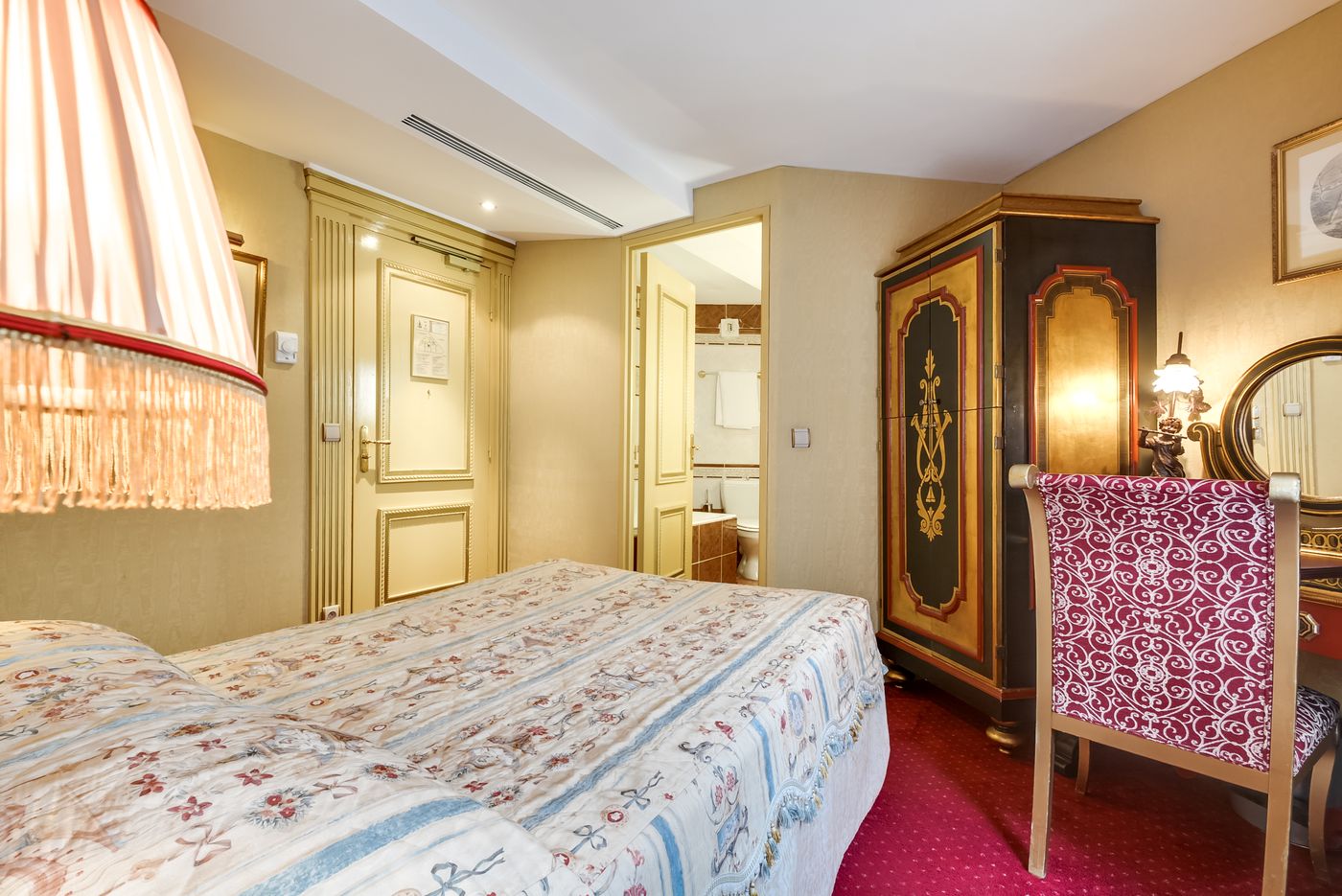 Villa-Opera-Drouot-Room-4