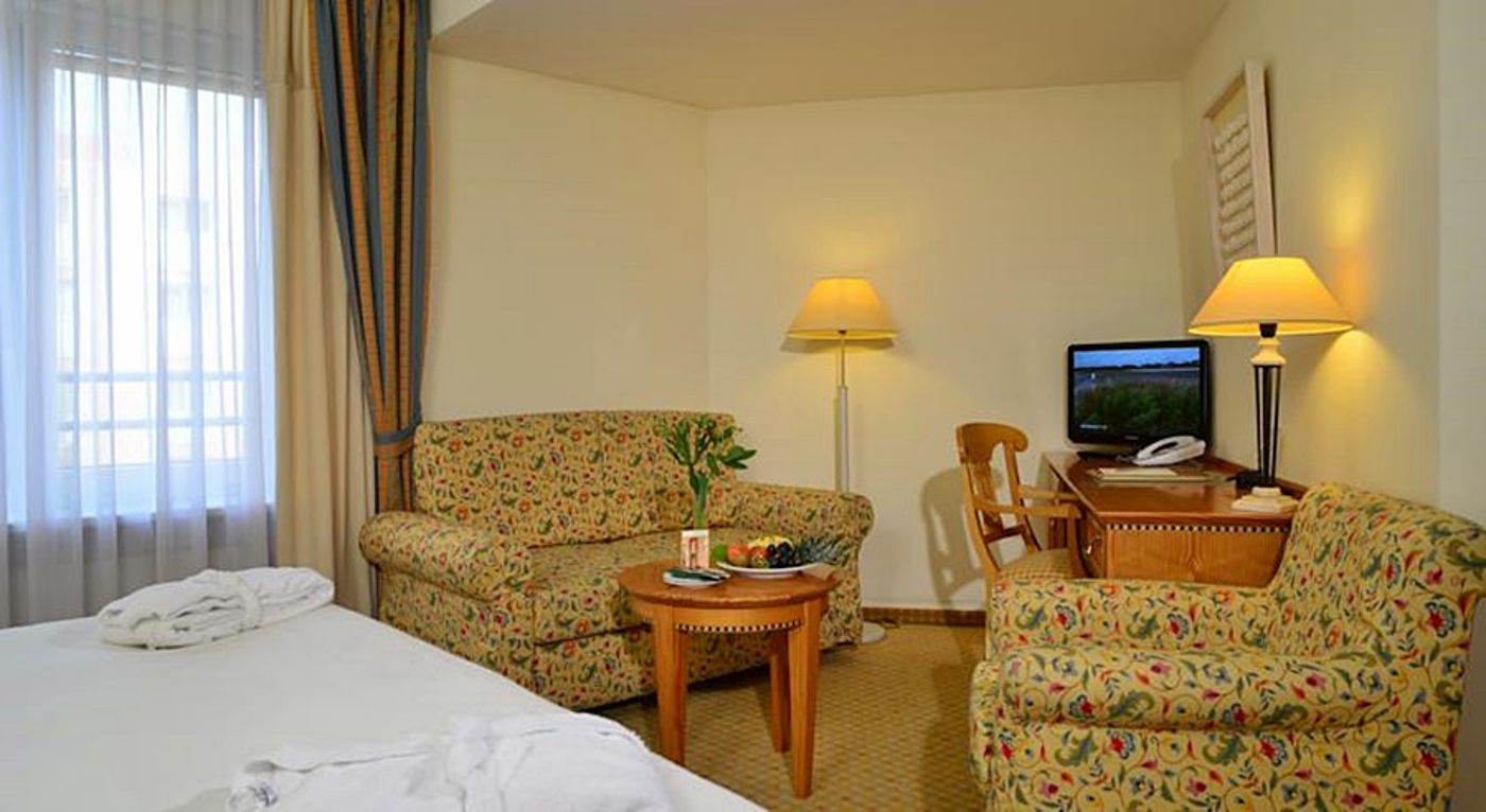 Hotel-Domicil-Berlin-by-Golden-Tulip-General-view-38