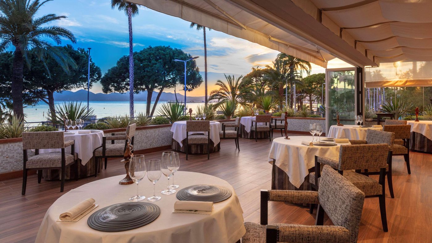 Hotel-Martinez-Cannes-Restaurant-15