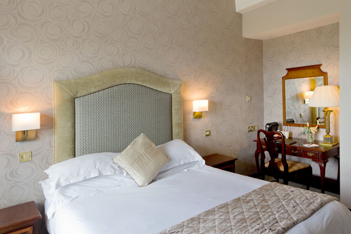 Fitzpatrick-Castle-Room-18