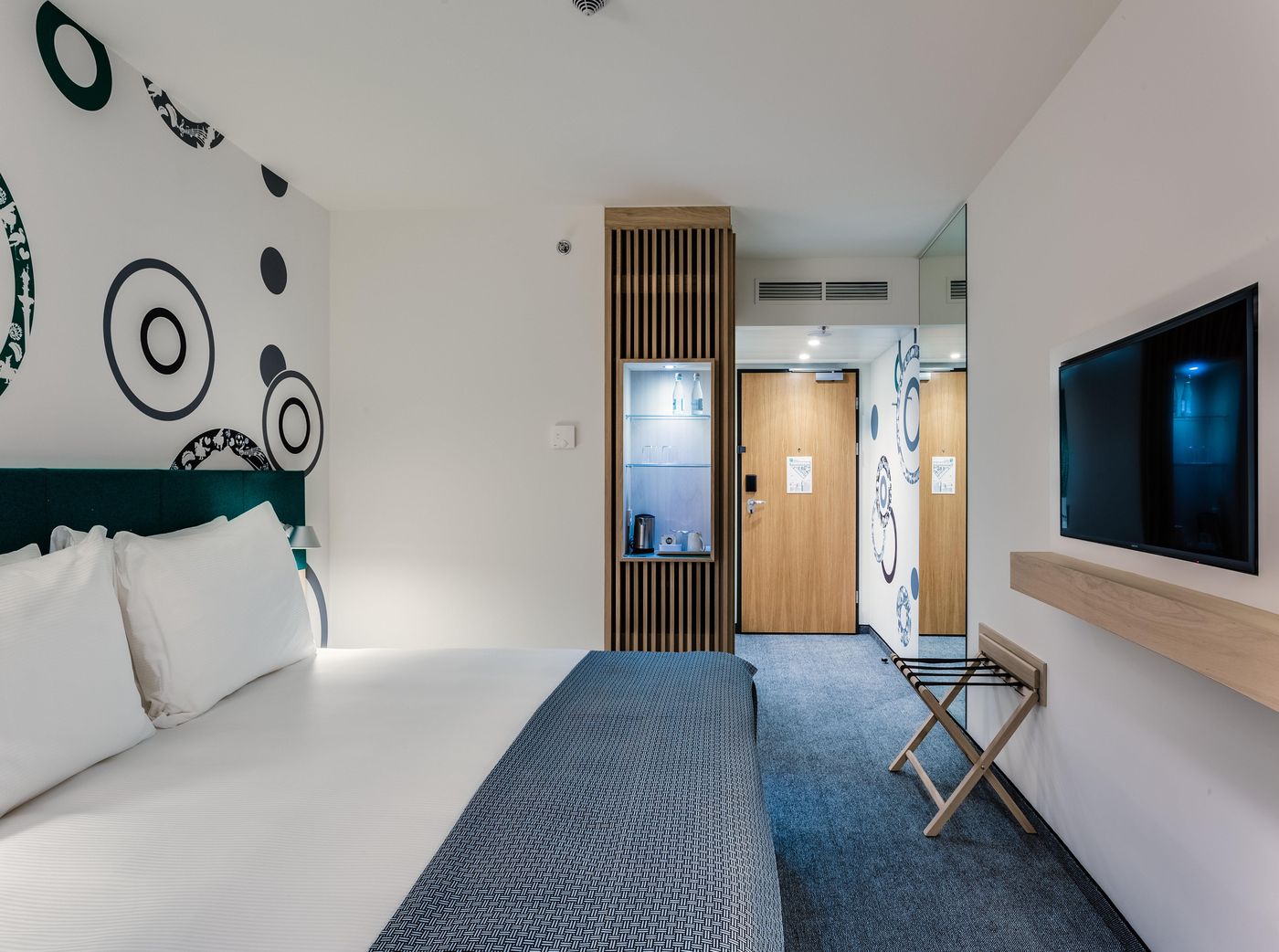 Holiday-Inn-Warsaw-City-Centre-Room-40