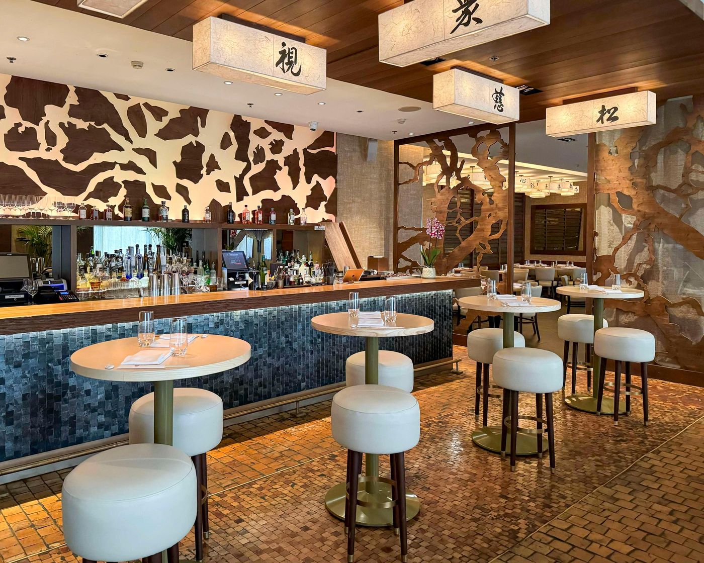 Kempinski-Hotel-Corvinus-Budapest-Bar-19