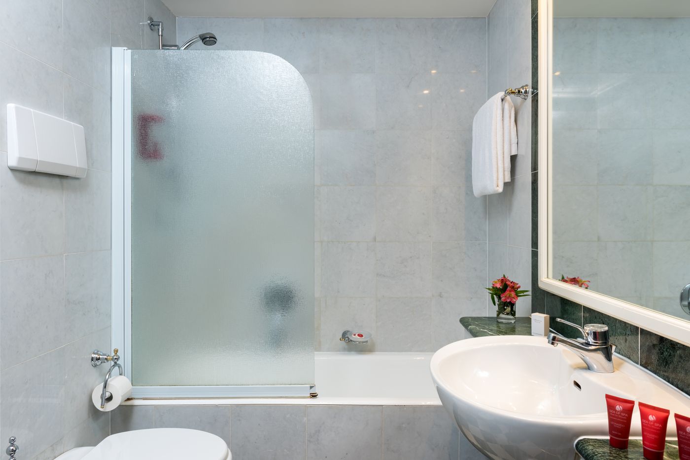 Leonardo-Hotel-Milan-City-Center-Room-27