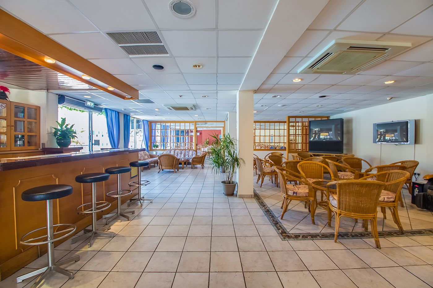 Green-Bungalows-Hotel-Apartments-General-view-34