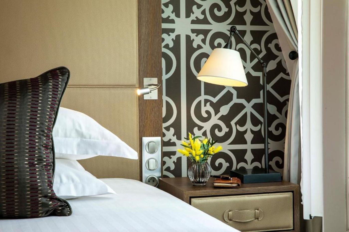 Phileas-Lazare---Spa-Room-46