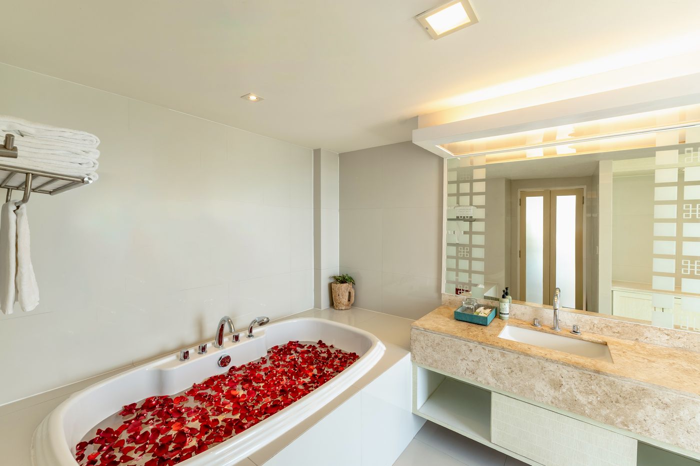 Andaman-Embrace-Patong-Room-51