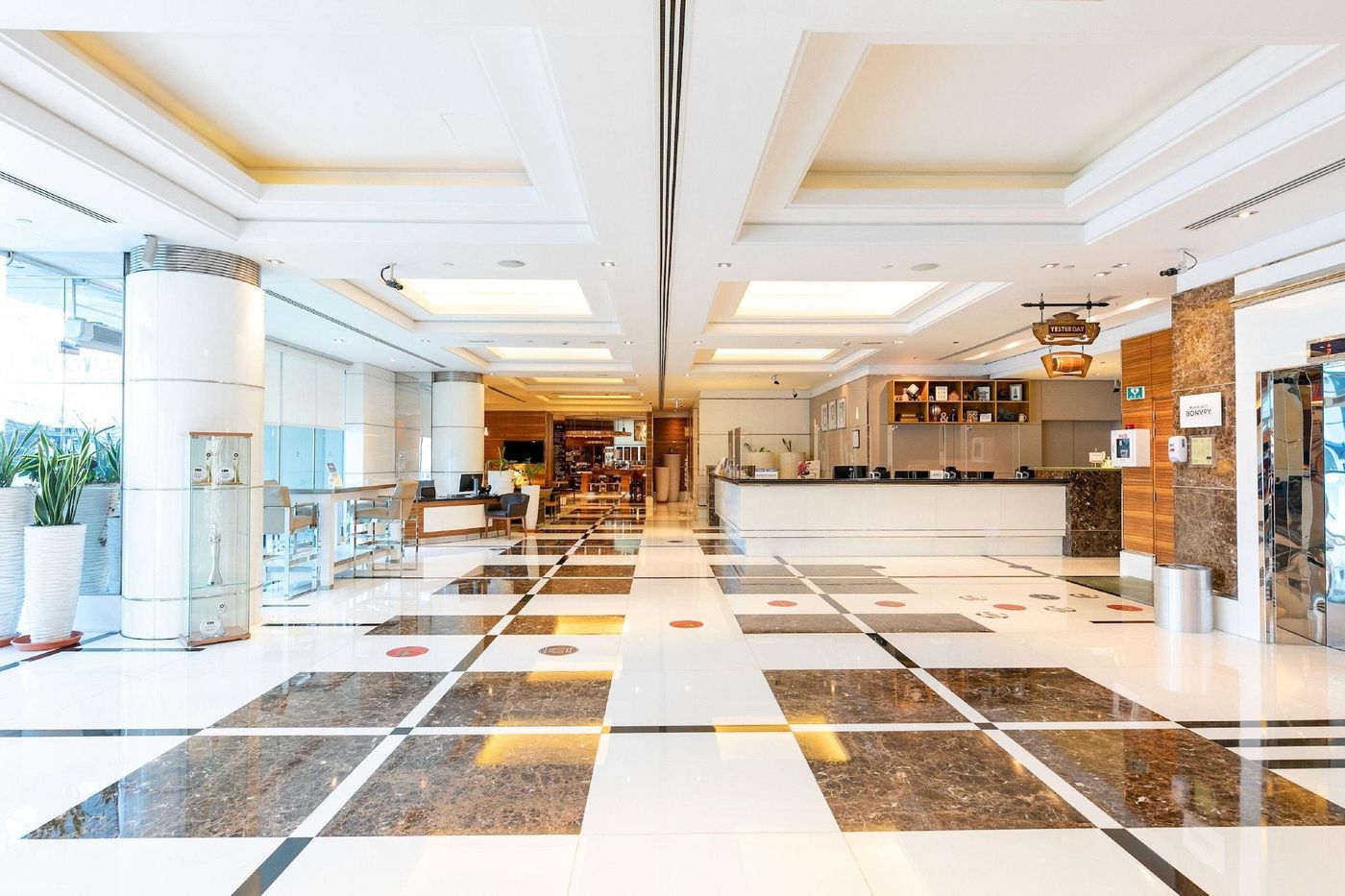 Four-Points-by-Sheraton-Downtown-Dubai-Lobby-47