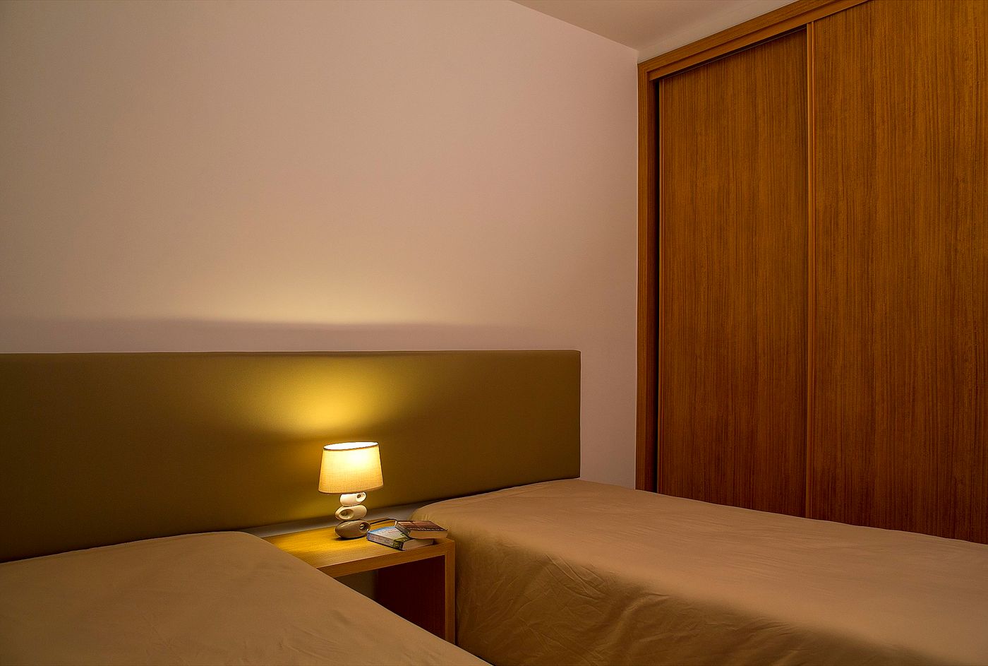 Alto-Fairways-Room-13