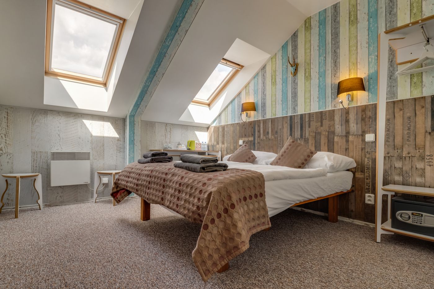 Royal-Court-Hotel-Room-9