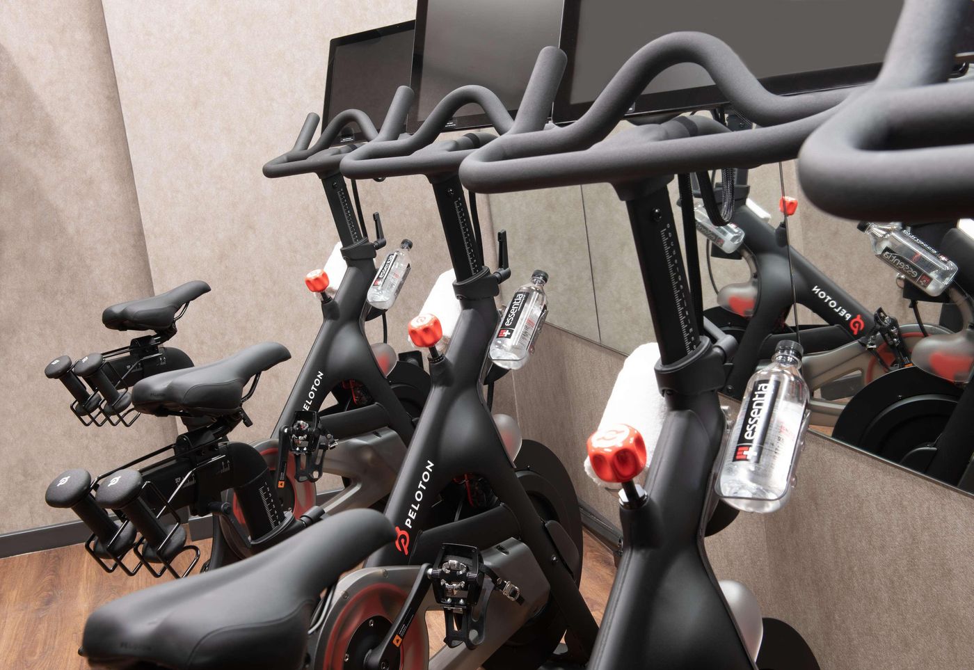 Aliz-Hotel-Times-Square-Sports-and-Entertainment-36