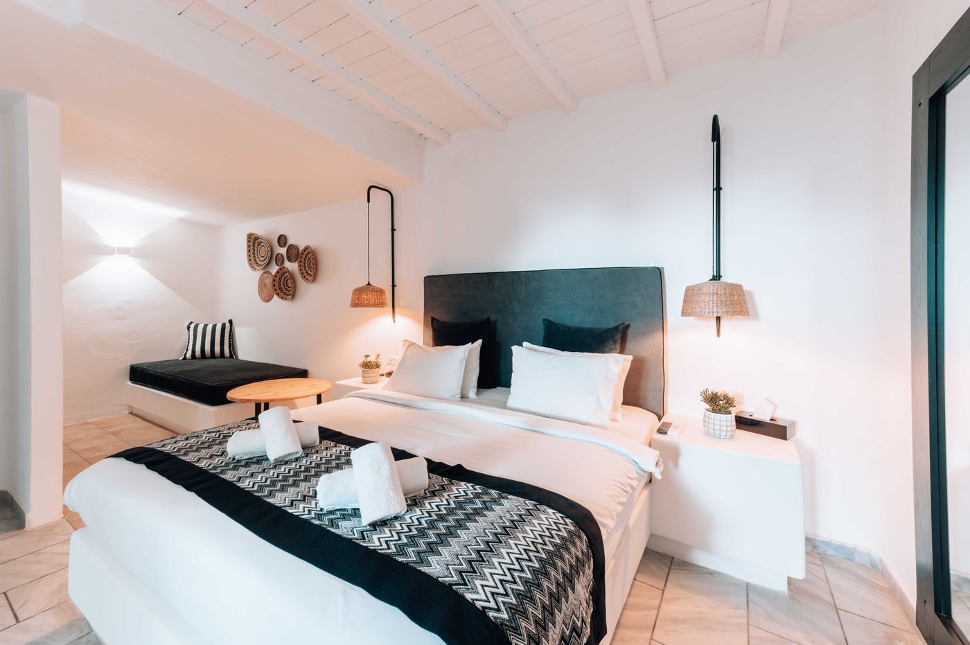 Mr---Mrs-White-Mykonos-Room-22