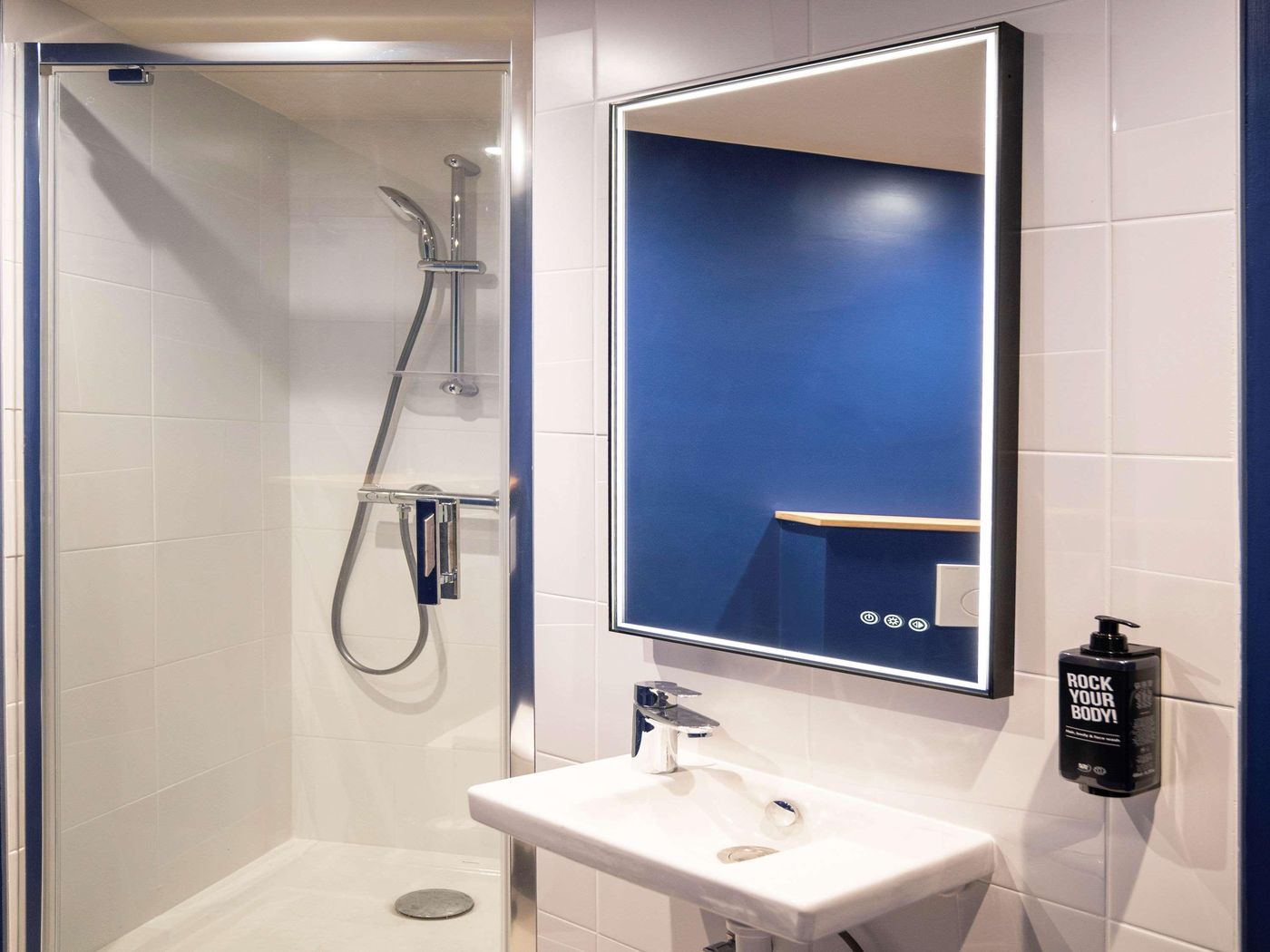 ibis-Styles-Paris-Opera-Lafayette-Room-32